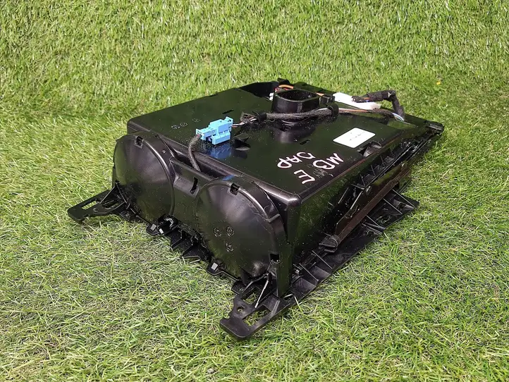 Mercedes-Benz E W212 (2009 - 2016)  A2126809850 Ящик для вещей центральная консоль