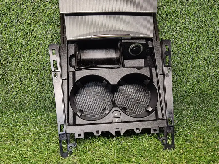 Mercedes-Benz E W212 (2009 - 2016)  A2126809850 Ящик для вещей центральная консоль