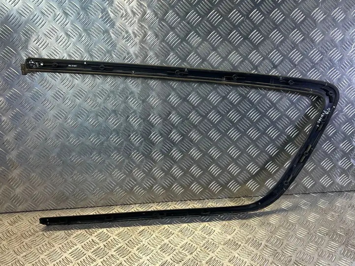 Chrysler Pacifica (2016 - ) 68227296AC Облицовка заднего бокового стекла — фото 4