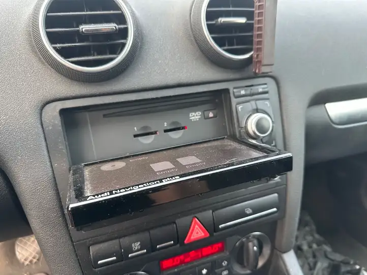 Audi A3/S3 8P   8P0035193G Радио/ проигрыватель CD/DVD / навигация