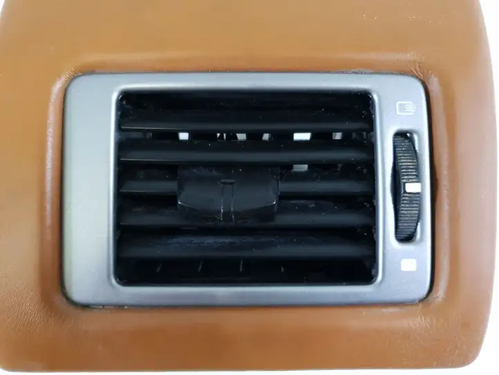 Aston Martin Rapide (2010 - 2020) 4G43-C04635A-W Боковой воздушный дефлектор — фото 3
