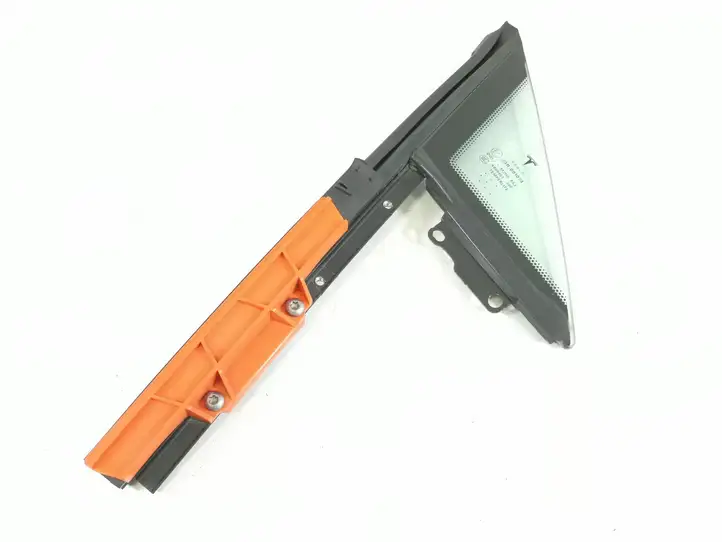 Tesla Model S (2016 - 2021)  1821301-00-A Маленькое стекло 