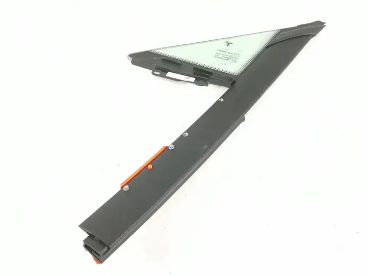 Tesla Model S (2016 - 2021)  1821301-00-A Маленькое стекло 