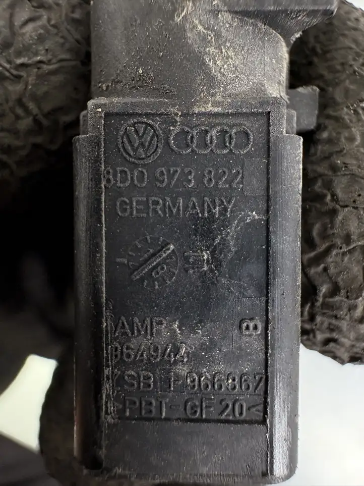 Audi A6 S6 C8 4K (2018 - ) 8W0971871D Прочие детали системы AdBlue — фото 5