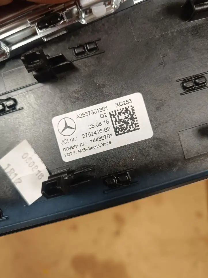 Mercedes-Benz GLC X253/C253 (2015 - ) A2537301301 Накладка динамика задней двери — фото 3