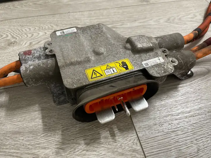 Tesla Model X   109500010e Другой проводник