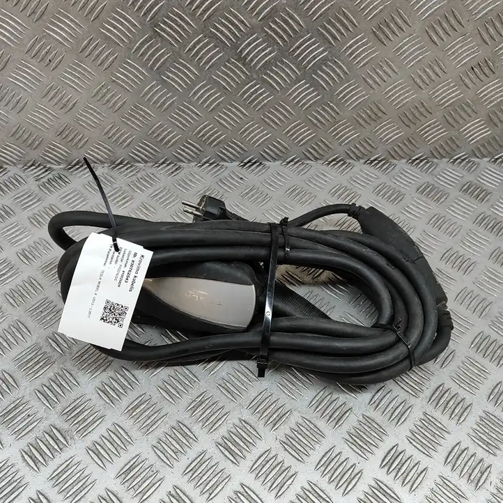 Tesla Model X (2015 - 2021)  105822002E Кабель для зарядки электромобилей