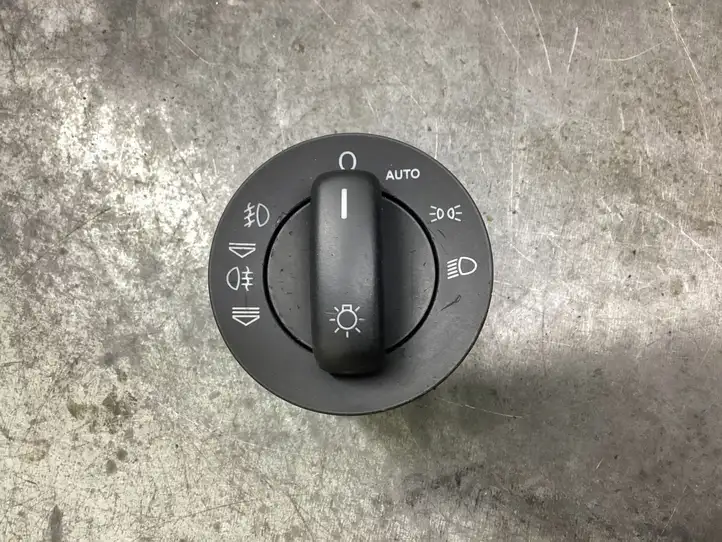 Audi A8 (2005 - 2007)  4E0941531F Включатель регулировки высоты фонарей