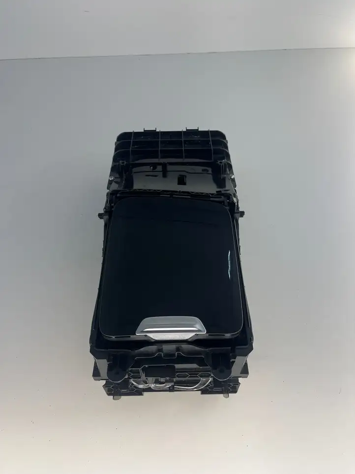 Mercedes-Benz C W206 (2021 - ) A2066805705 Ящик центральной консоли — фото 2