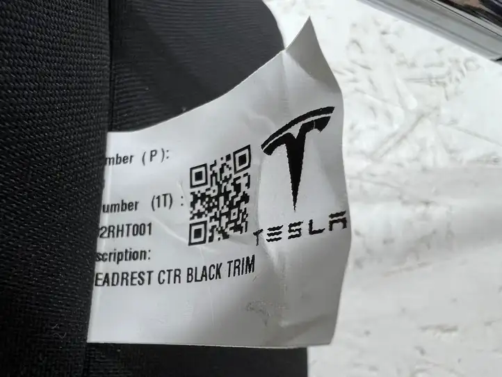 Tesla Model 3 (2017 - 2023) Подголовник заднего сиденья — фото 7