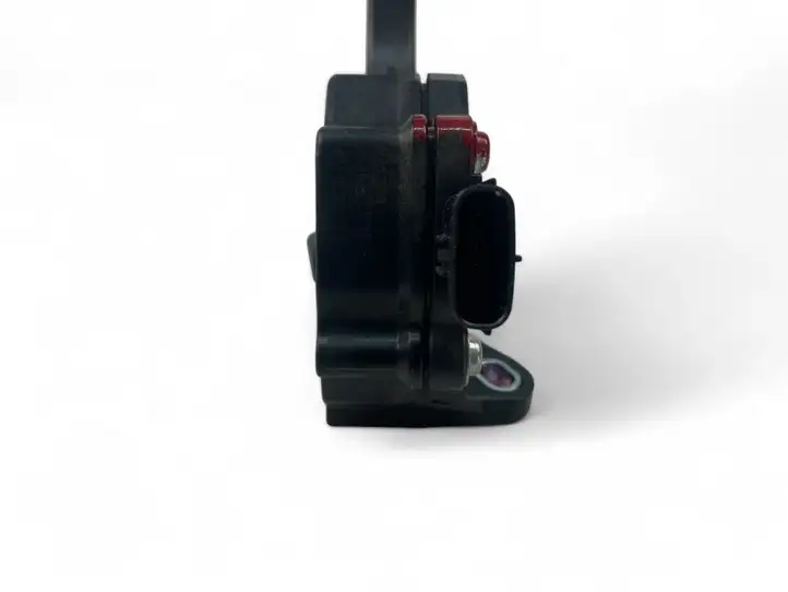 Toyota Prius (XW30) (2009 - 2015) 7811012010 Кронштейн педали акселератора — фото 3