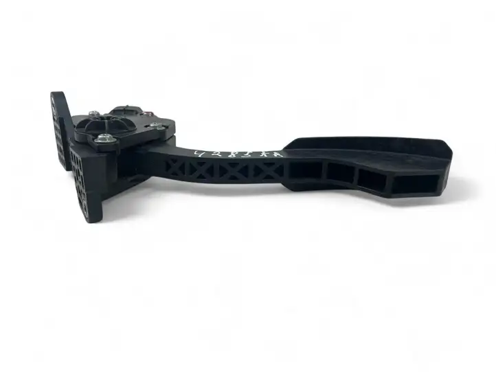 Toyota Prius (XW30) (2009 - 2015) 7811012010 Кронштейн педали акселератора — фото 6