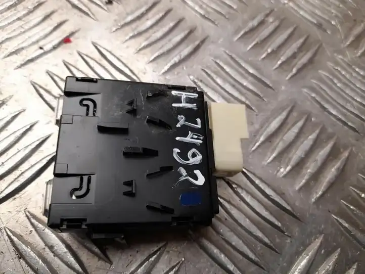 Mercedes-Benz EQE v295 (2022 - ) A2238203306 USB разъем — фото 4