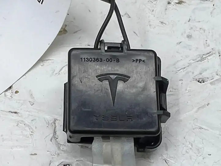 Tesla Model 3 (2017 - 2023) 109959200F Датчик занятости сиденья — фото 4
