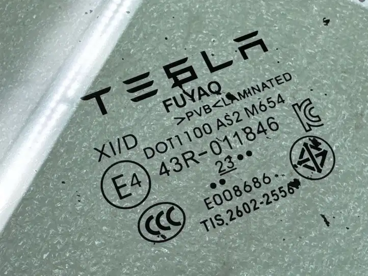 Tesla Model Y (2019 - 2024) 43R011846 Стекло передней двери — фото 5