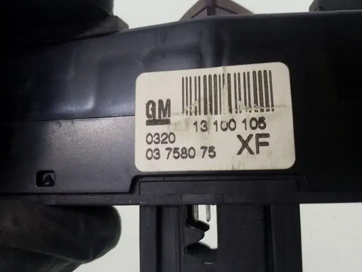 Opel Zafira B (2003 - 2006) 13100105 Включатель аварийных фонарей — фото 3
