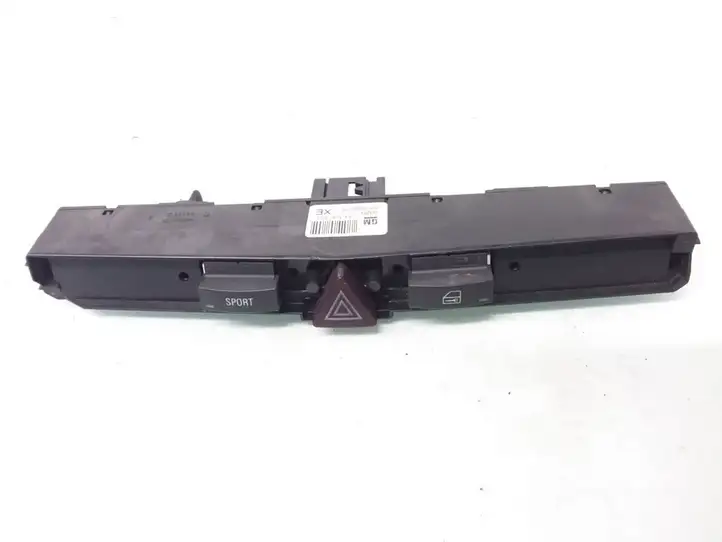 Opel Astra H (2004 - 2009) 13100107 Включатель аварийных фонарей — фото 1
