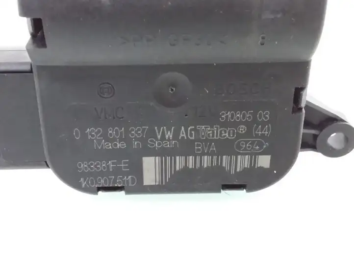 Audi A3/S3 8P (2004 - 2008) 1K0907511D Двигатель задвижки потока воздуха — фото 3