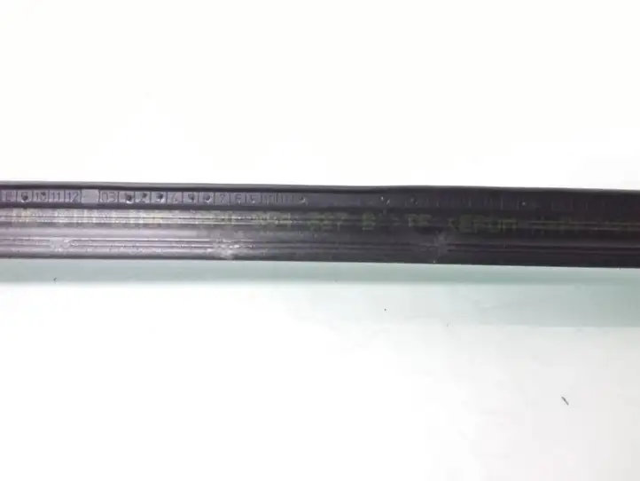 Audi A3/S3 8P (2004 - 2008) 8P0854327B Накладка стоек лобового стекла — фото 2