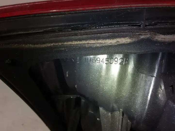 Seat Leon (1M) (1998 - 2006) 1M6945092B Задний фонарь в крышке багажника — фото 3