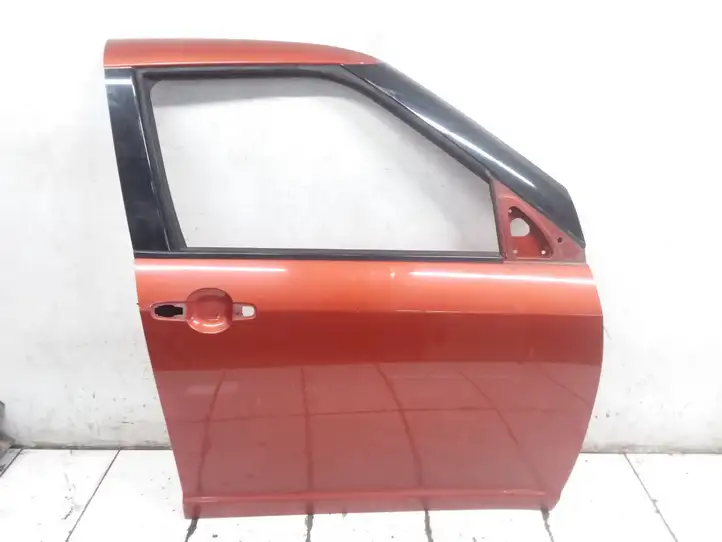 Suzuki Swift (2004 - 2010) Дверь — фото 1