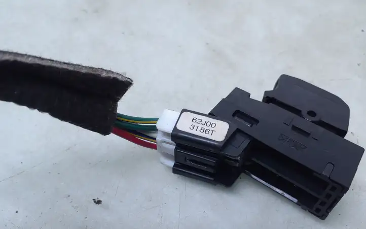 Suzuki Swift (2004 - 2010) 62J003186T Блок кнопок стеклоподъемников — фото 2