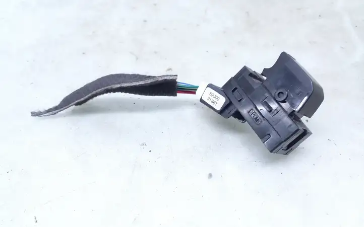 Suzuki Swift (2004 - 2010) 62J003186T Блок кнопок стеклоподъемников — фото 4