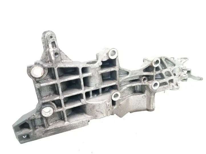 Volkswagen Caddy (2010 - 2015) 03L903143Q Кронштейн генератора — фото 2