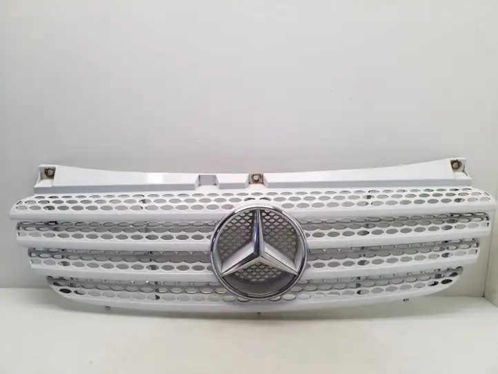 Mercedes-Benz Vito Viano W639 (2003 - 2010) A6398800185 Передняя решетка — фото 11