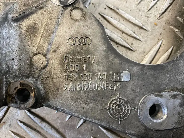 Audi A6 S6 C6 4F (2004 - 2008) 059130147H Кронштейн топливного насоса — фото 4