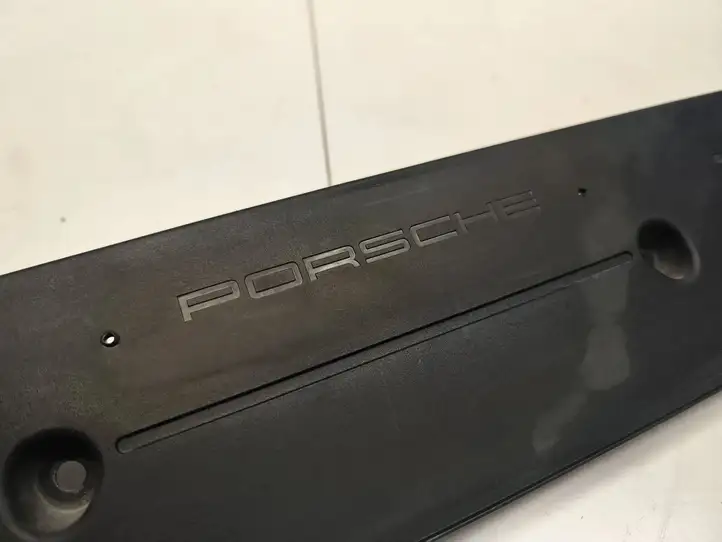 Porsche Taycan 9J1 (2019 - ) 9J1807287 Рамка номера — фото 5