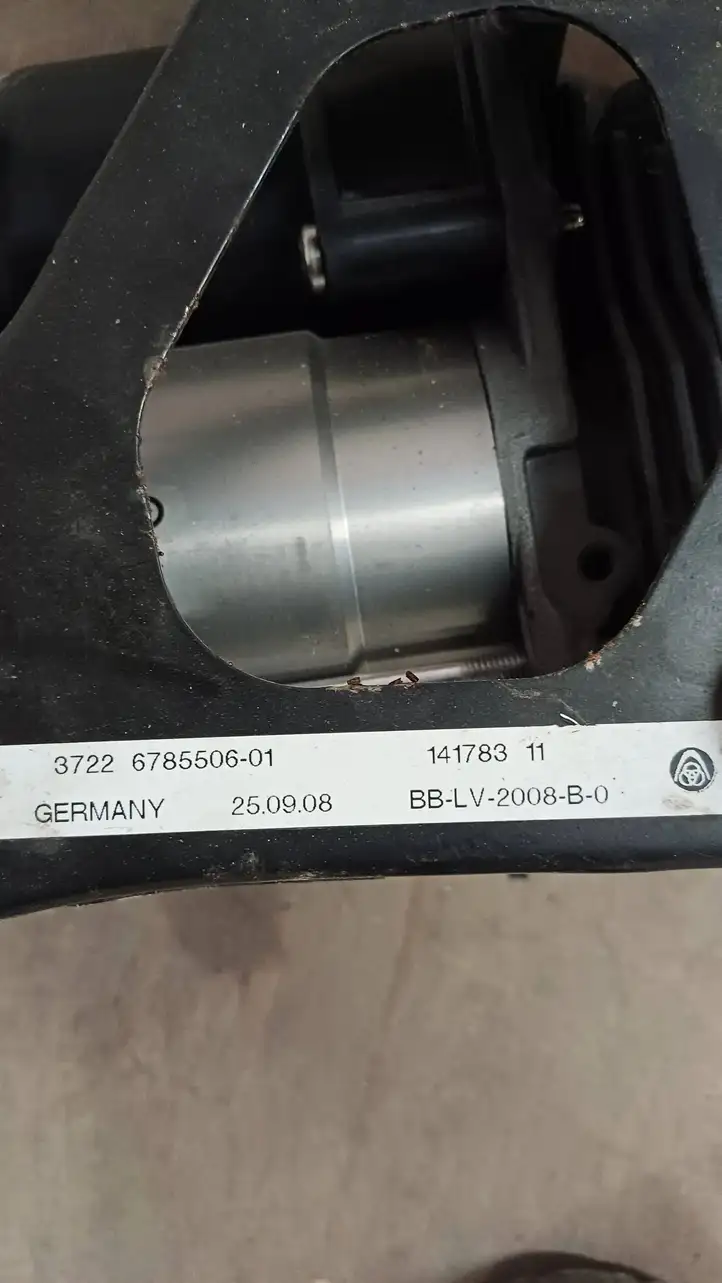 BMW X5 E70 (2006 - 2013) 37060856550 Шкив компрессора кондиционера — фото 3