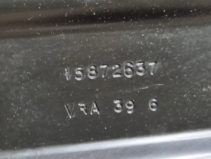 Cadillac Escalade (2007 - 2014) 15872637 Площадка аккумулятора — фото 6
