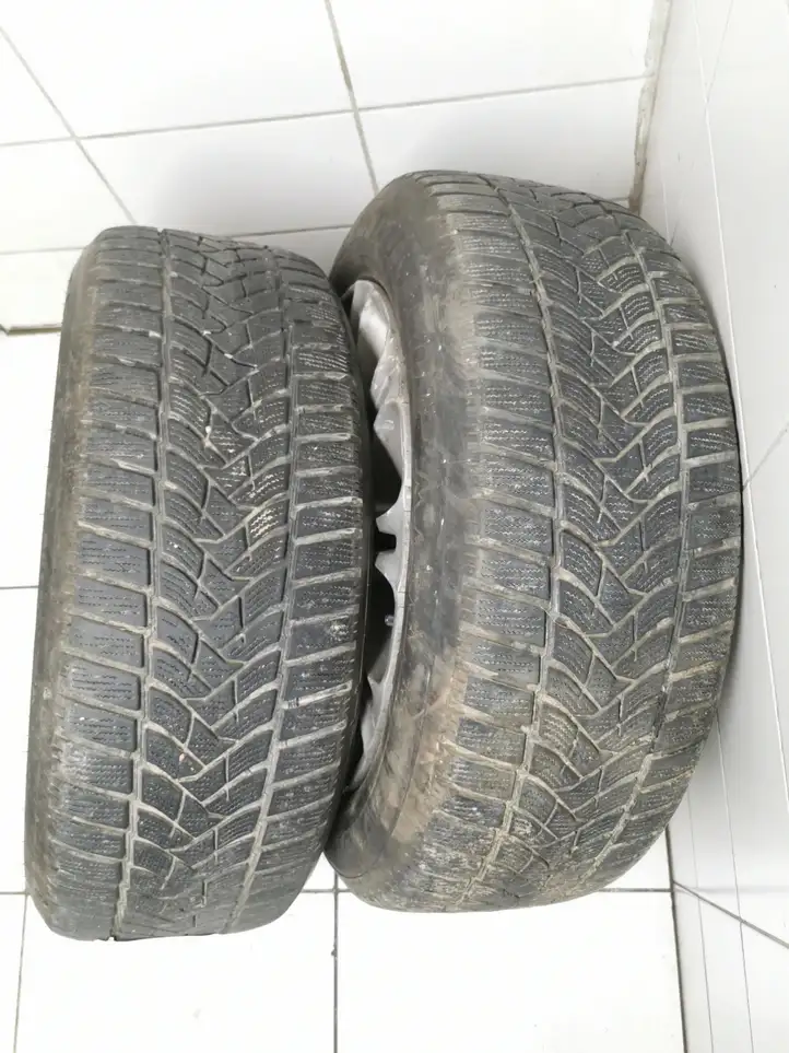 BMW 5 E60 E61 (2004 - 2010) DUNLOP Зимняя шина R17 — фото 1