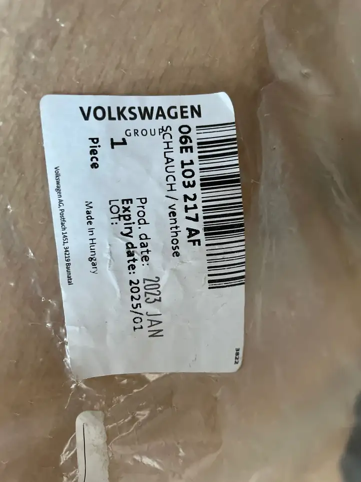 Audi Q7 4L (2009 - 2015) 06E103217AF Шланг сапуна — фото 3