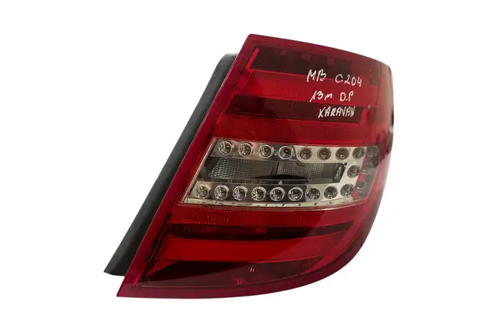 Mercedes-Benz C W204 (2007 - 2014) 2048204764 Задний фонарь в кузове — фото 2