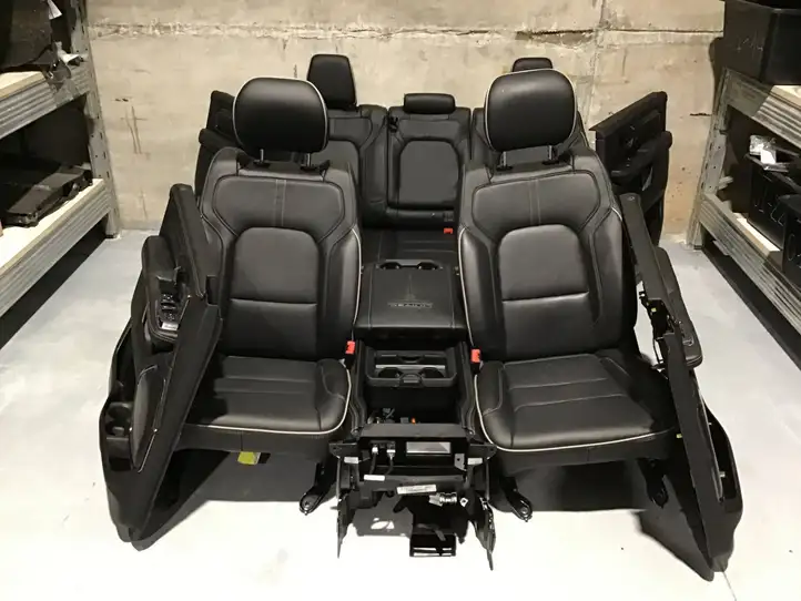 Dodge Ram (2018 - ) Комплект салона — фото 12