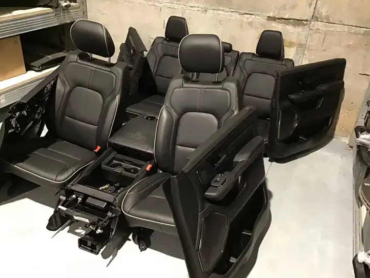 Dodge Ram (2018 - ) Комплект салона — фото 34