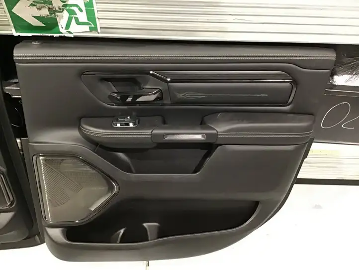 Dodge Ram (2018 - ) Комплект салона — фото 37