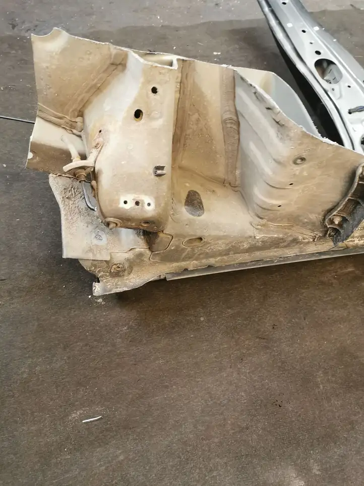 Toyota Yaris (2014 - 2019) Передний порог кузова — фото 5