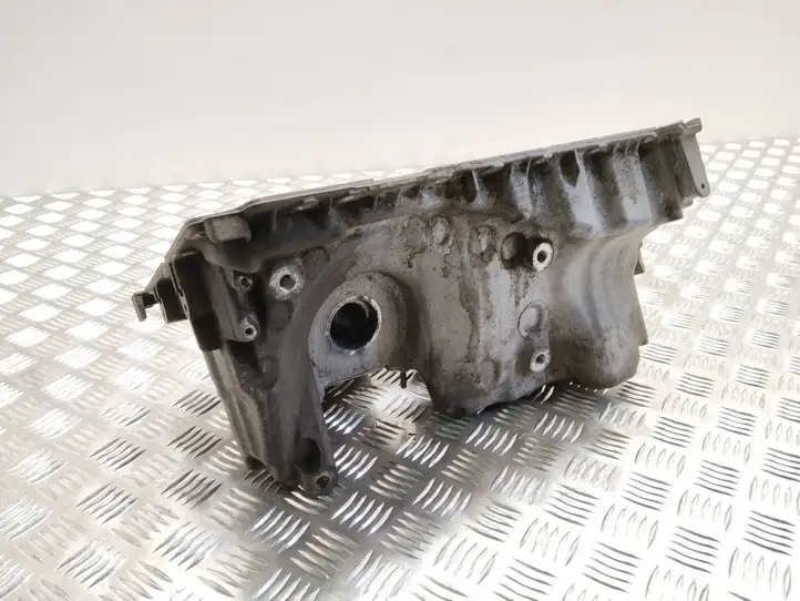 BMW X5 F15 (2013 - 2017) 7637608 Картер двигателя — фото 2