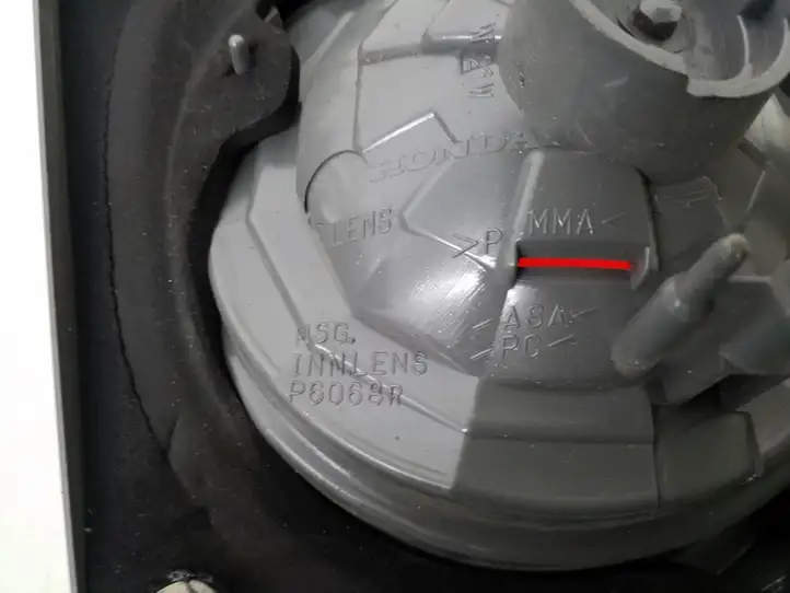 Honda Civic (2006 - 2011) P5376R Задний фонарь в крышке багажника — фото 4