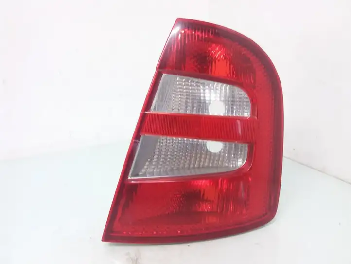 Skoda Fabia Mk1 (6Y) (1999 - 2007) 6Y6945096 Задний фонарь в кузове — фото 1