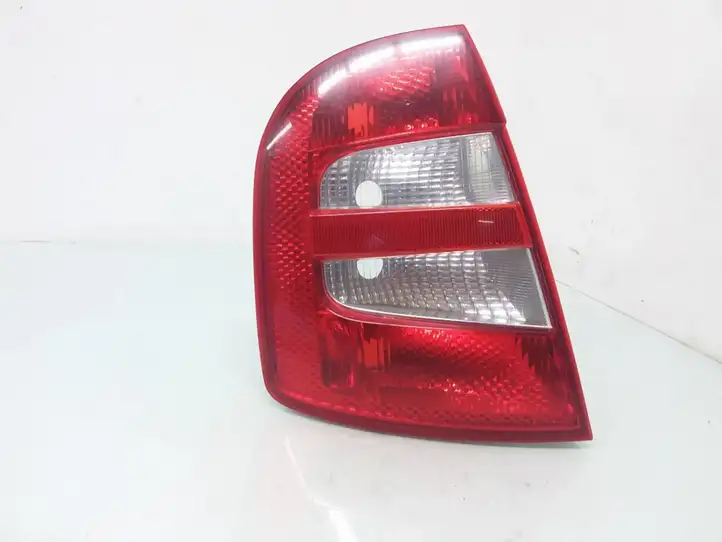 Skoda Fabia Mk1 (6Y) (1999 - 2007) 6Y6945095 Задний фонарь в кузове — фото 1