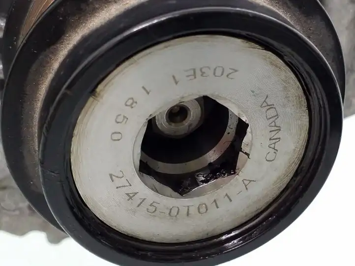 Toyota Corolla E140 E150 (2007 - 2013) 270600T130 Генератор — фото 2