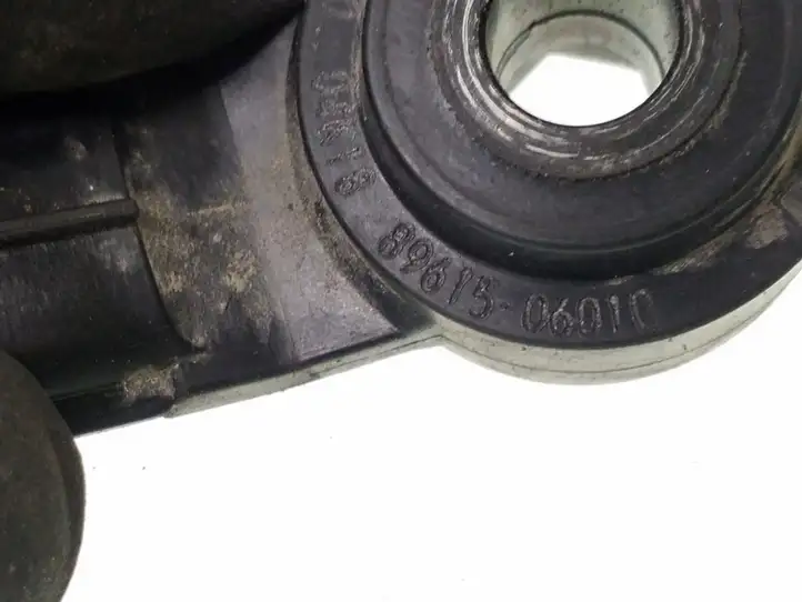 Toyota Corolla E140 E150 (2007 - 2013) 8961506010 Датчик детонации — фото 3