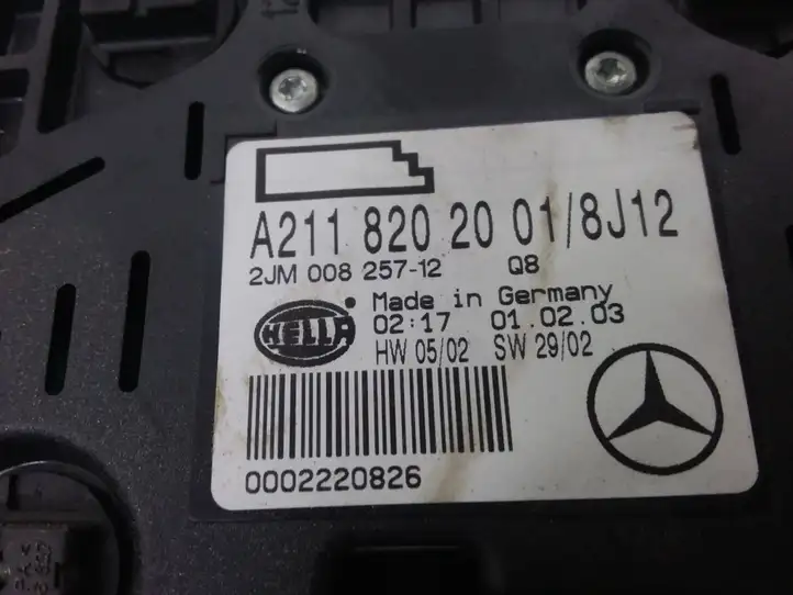 Mercedes-Benz E W211 (2002 - 2009) A2118202001 Задняя подсветка — фото 4