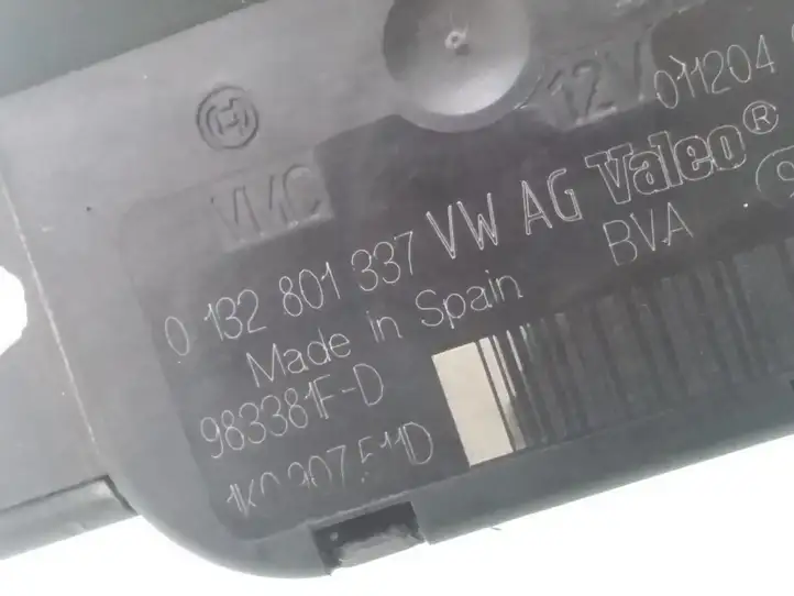 Volkswagen Touran I (2003 - 2010) 1K0907511D Двигатель задвижки потока воздуха — фото 2
