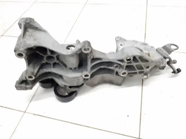 Audi A4 S4 B8 8K (2011 - 2015) 03L903143R Кронштейн генератора — фото 3
