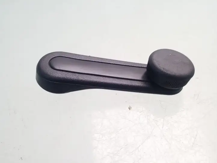 Toyota Yaris (2005 - 2009) 6926002020 Ручка стеклоподъемника — фото 1